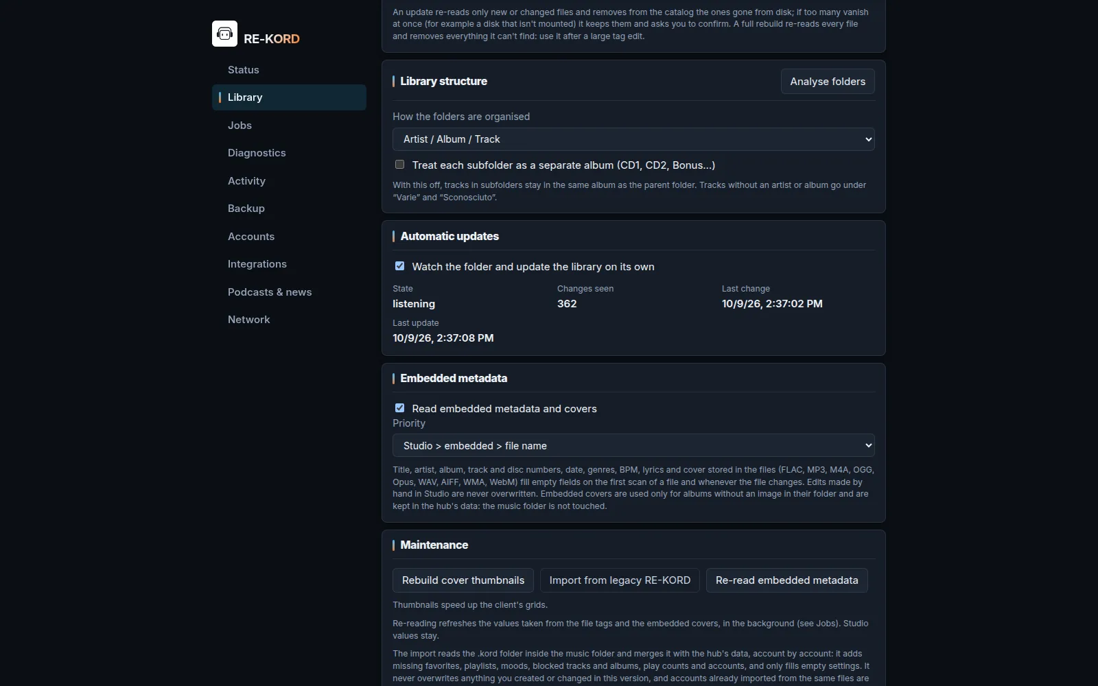 RE-KORD 5 admin panel, Library page: Library structure, Automatic updates, the Embedded metadata card with Read embedded metadata and covers and the Studio > embedded > file name priority, and the Maintenance card with Re-read embedded metadata