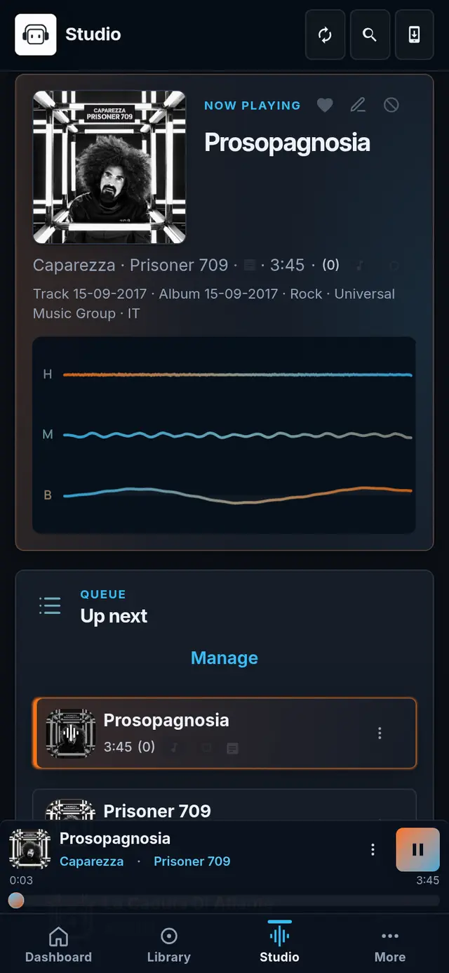 RE-KORD Android client — Listen view with cover art and visualizer